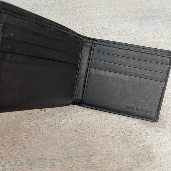 Men’s Burberry wallet in used condition - Picture 3 of 5